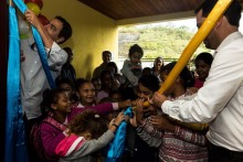 Emoção e alegria marcam a inauguração da Escola de Bento Rodrigues - Foto de Samuel Consentino