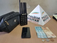 Material apreendido pela Polícia Militar, durante recuperação de carga roubada