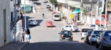 Lado direito da Rua Getúlio Vargas tem novas regras para Estacionamento Rotativo desde o dia 25 - Foto de Jordana Mapa