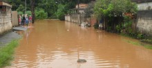 Bairro Vila Alegre ficou debaixo d’água com a elevação do rio Itabirito