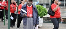 José Gregório Mano, de 96 anos, fez questão de participar da caminhada até o Parque Ecológico de Itabirito - Foto de Jordana Mapa