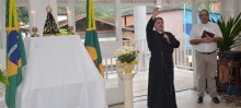 Prefeitura de Mariana recebe imagem de Nossa Senhora Aparecida - Foto de Sílvio Lúcio/Prefeitura de Mariana
