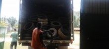Recolhimento de pneus no Ecoponto. Divulgação Secretaria de Meio Ambiente de Ouro Preto