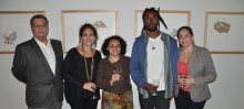 A artista plástica, Poliana Nascimento, prestigiou a abertura da exposição Diálogos, que conta com obras suas