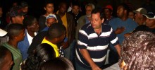 Roberto Rodrigues explica o projeto aos moradores do Alto do Rosário
