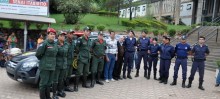 Membros da Guarda Civil e do Corpo de Bombeiros comemoram os investimentos em segurança pública feitos nos últimos anos - Foto de Agnaldo Montess