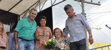 Viúva e mãe do ex-secretário de Administração, Joaquim França recebem homenagem