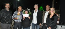 Os cheques foram entregues às cinco associações comunitárias vencedoras da 24ª edição da Julifest