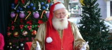 Papai Noel faz a alegria das crianças em Itabirito