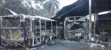 Incêndio destruiu sete ônibus e parte do galpão da garagem - Foto de Sgt. Luciano Pinheiro