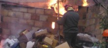 Materiais inflamáveis incendeiam e destroem casas em Itabirito - Foto de Adalberto Oliveira/ Site Minuto Mais