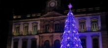Em meio a polêmicas, Ouro Preto finalmente recebe enfeites para o Natal