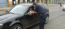 Blitz educativa alerta sobre segurança no trânsito em Mariana - Foto de Thainá Cunha