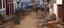 Equipe da Prefeitura de Mariana se reúne com moradores da Rua Dom Viçoso - Foto de Tamara Martins