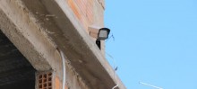 Três câmeras de segurança monitoravam a movimentação da rua em volta da casa - Foto de Adalberto Oliveira/Site Minuto Mais