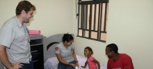 Famílias recebem casas da Samarco e auxílio financeiro
