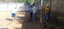 Ação da Secretaria Municipal de Esporte e Lazer revitaliza campinho no bairro Saramenha