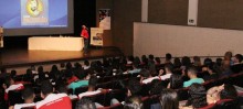 Palestra com o professor Pachecão reúne dezenas de jovens no SESI Mariana