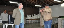 Prefeito Alex Salvador realiza encontro com moradores do bairro Santa Rita