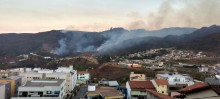 Incêndio destrói vegetação no Pico do Itacolomi - Foto de Araceli de Oliveira Silva