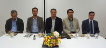 À mesa, Celso Cota, o vice-prefeito Duarte Eustáquio, o coordenador Israel Quirino, e o delegado da Polícia Civil, Paulo Sabac 
