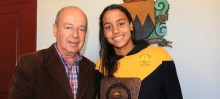 Atleta Ana Catarian Gomes visita Prefeitura de Ouro Preto