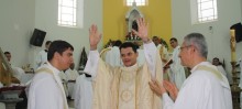 Ordenação do padre Fabiano na Matriz de Santa Rita - Foto de Mauro Fotos